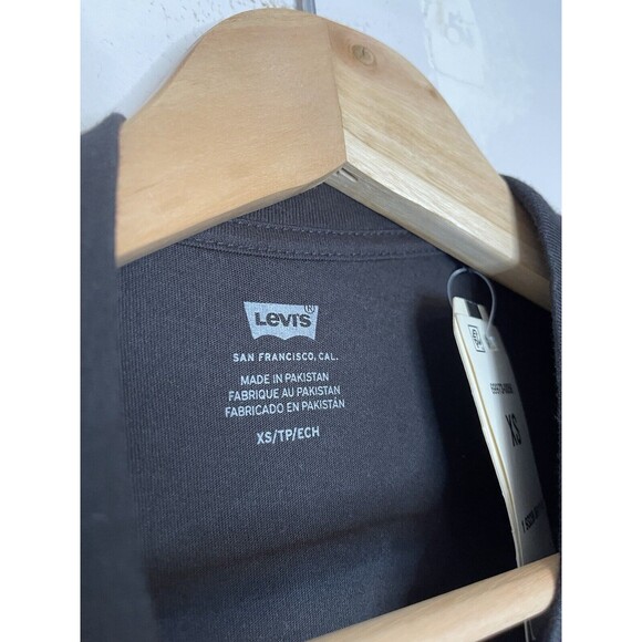 LEVI'S  Womens XS Oversize Rainbow Logo Embroidered Tshirt Short Sleeve Casual - Picture 4 of 6